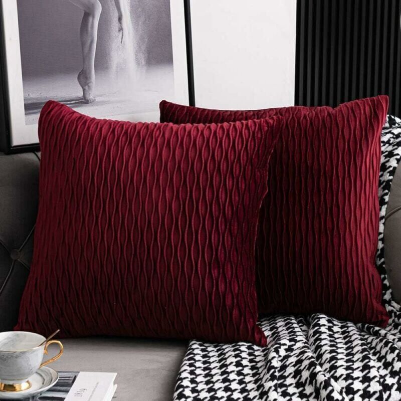 foto del prodotto copricuscini bordeaux set di 2 copricuscini decorativi quadrati in velluto a righe, 45,7 x 45,7 cm, per divano, camera da letto