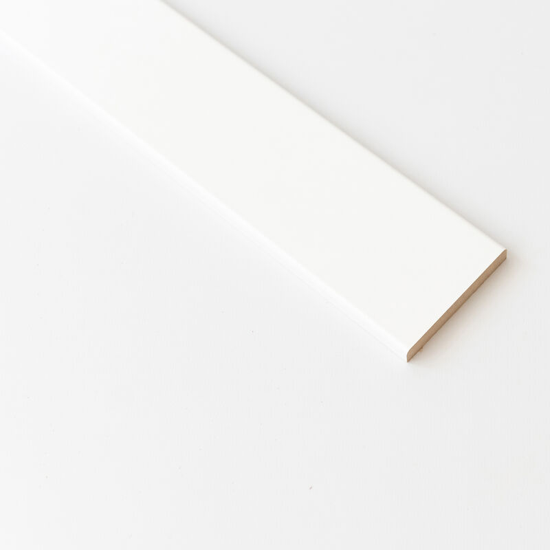 foto del prodotto coprifilo in mdf bianco r6 mm.10x70x2400
