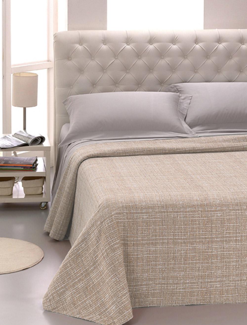 foto del prodotto copriletto 1 piazza e mezzo in jacquard tinto filo cober ibiziano beige