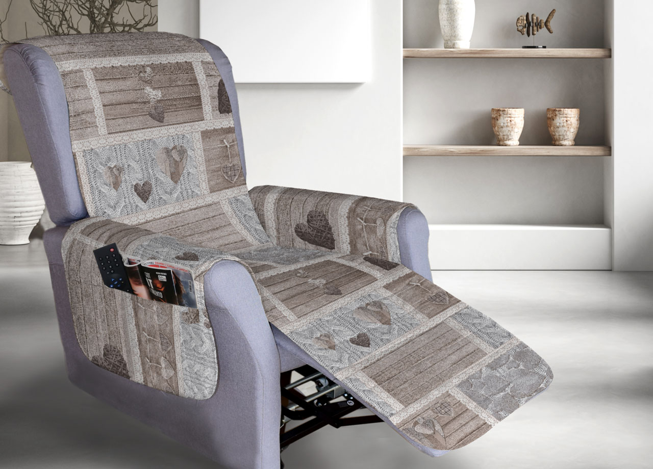 foto del prodotto copripoltrona reclinabile trapuntata shabby love poltrona relax linea pensieri delicati poltrona beige