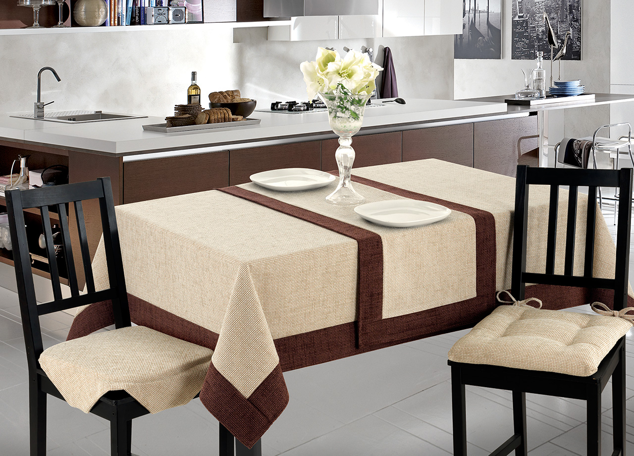 foto del prodotto copritavolo salotto cucina cinigliato bordo applicato modello intreccio 90x90 ruggine