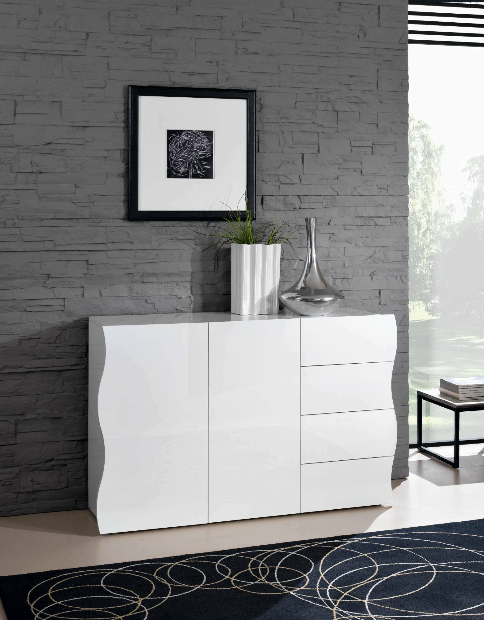 foto del prodotto credenza aksa, madia di design a 2 ante e 4 cassetti, made in italy, mobile porta tv, buffet da soggiorno, cm 124x40h81, colore bianco lucido