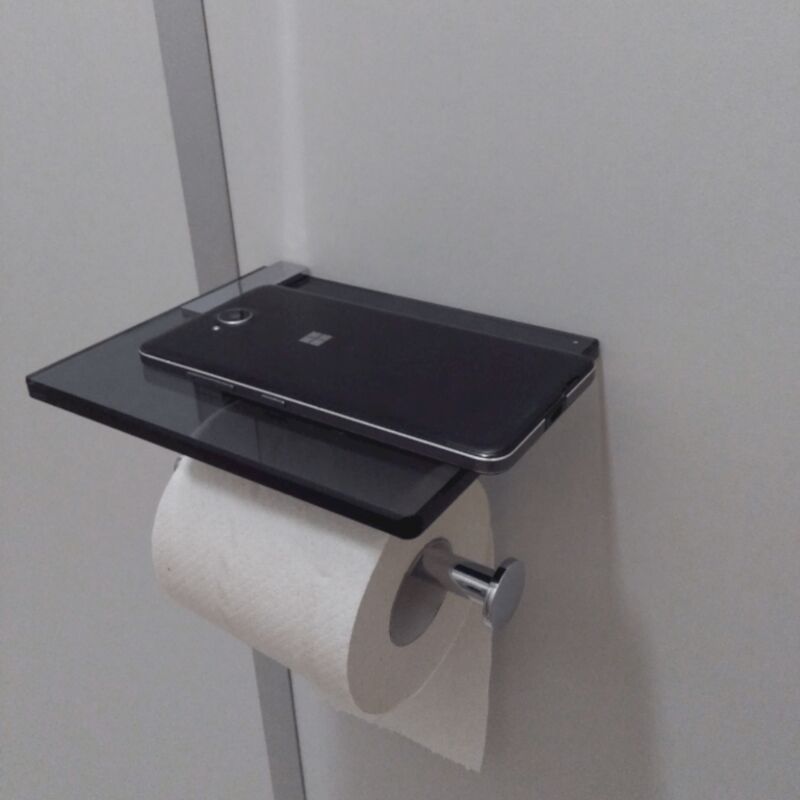 foto del prodotto cube way, portarotolo carta igienica cromato con ripiano in vetro temperato nero holder optima