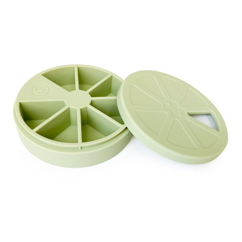 foto del prodotto cyslmuk portapillole settimanale in silicone piccolo portapillole giornaliero per vitamine, integratori e oli di pesce, verde militare