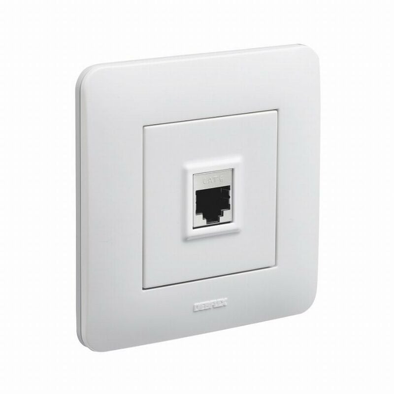 foto del prodotto debflex casual presa completa rj45 bianco lucido 742790