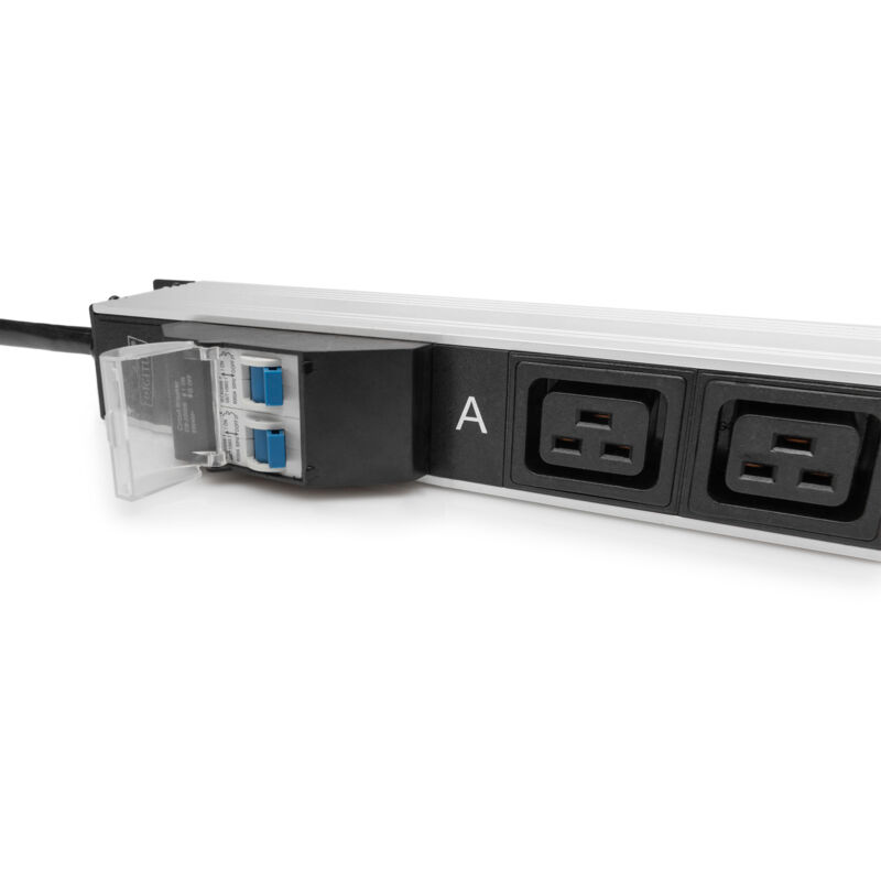 foto del prodotto digitus pdu it di base, monofase 32a, 24 x c13, 4 x c19, cavo di alimentazione da 3 m, spina iec 60309 32 a