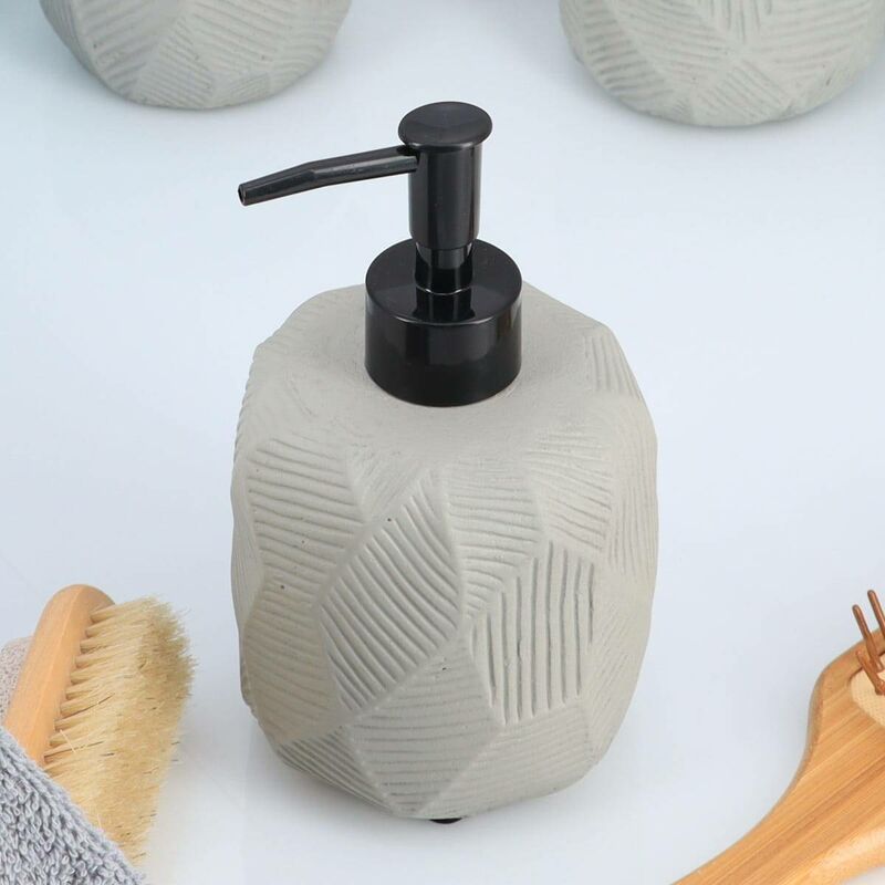 foto del prodotto distributore di sapone in cemento con scanalature 180 ml grigio tendance