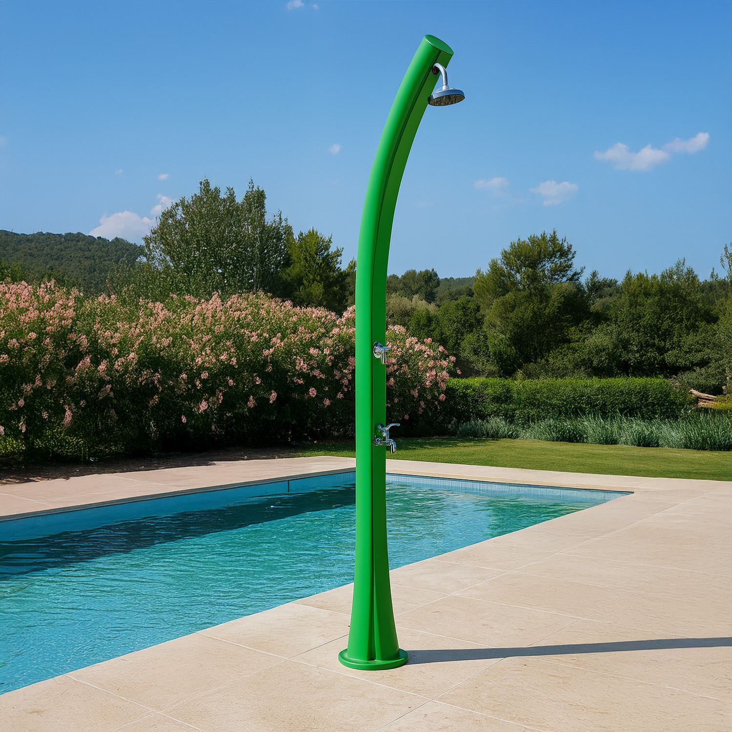 foto del prodotto doccia solare verde ral3028 in polietilene hd con serbatoio da 25l e soffione rotondo per spazi esterni piscine e attivita allaperto starmatrix rio green