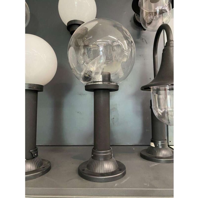 foto del prodotto dr.c base per palo illuminazione esterna nero termoplastico