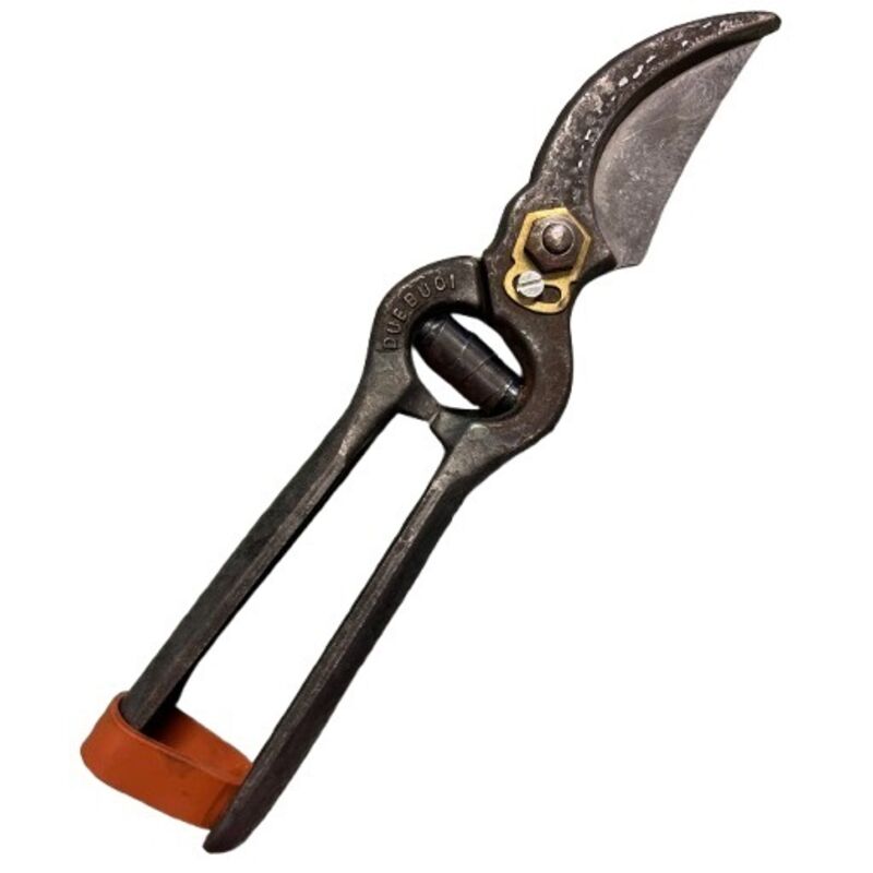 foto del prodotto due buoi forbice professionale da vignaforgiata brunita 25 cm 125 25s
