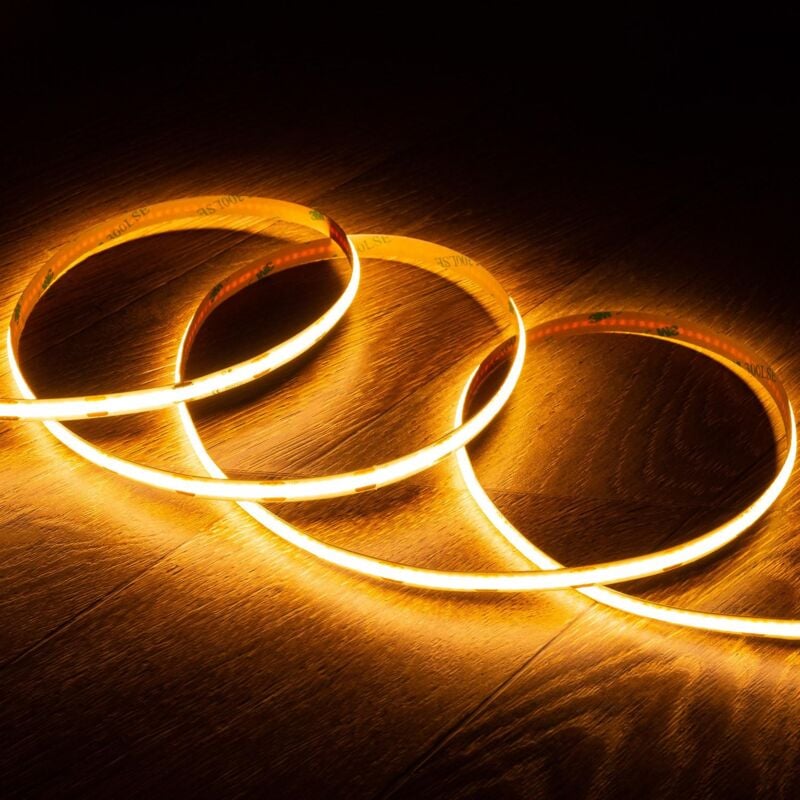 foto del prodotto efectoled striscia led 12v dc cob 320 led m 5m ip20 cri90 larghezza 8mm taglio ogni 2.5cm bianco caldo 2200k
