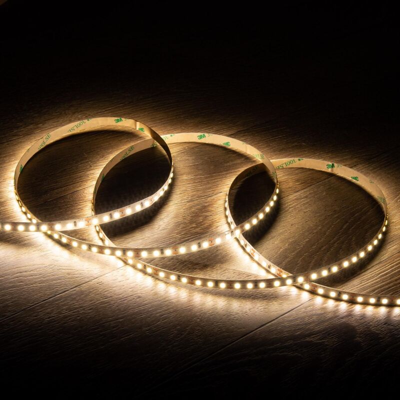 foto del prodotto efectoled striscia led 12v dc smd2835 120led m 5m ip20 larghezza 8mm taglio ogni 5cm bianco naturale 4000k