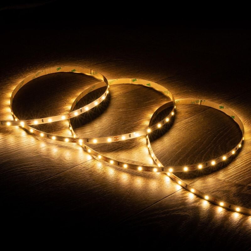 foto del prodotto efectoled striscia led 12v dc smd2835 60led m 5m ip20 larghezza 8mm taglio ogni 5cm bianco caldo 2200k