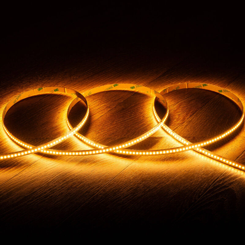 foto del prodotto efectoled striscia led 24v dc smd2022 252 led m 5m ip20 cri90 larghezza 8mm freecut bianco caldo 2200k