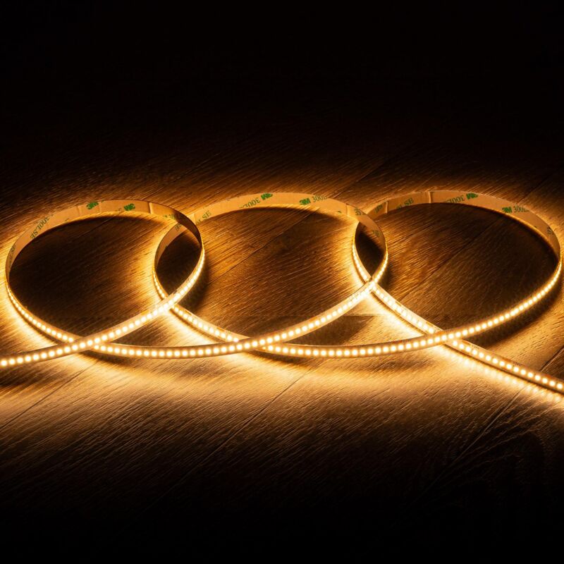 foto del prodotto efectoled - striscia led 24v dc smd2022 252 led m 5m ip20 cri90 larghezza 8mm freecut bianco caldo 2700k