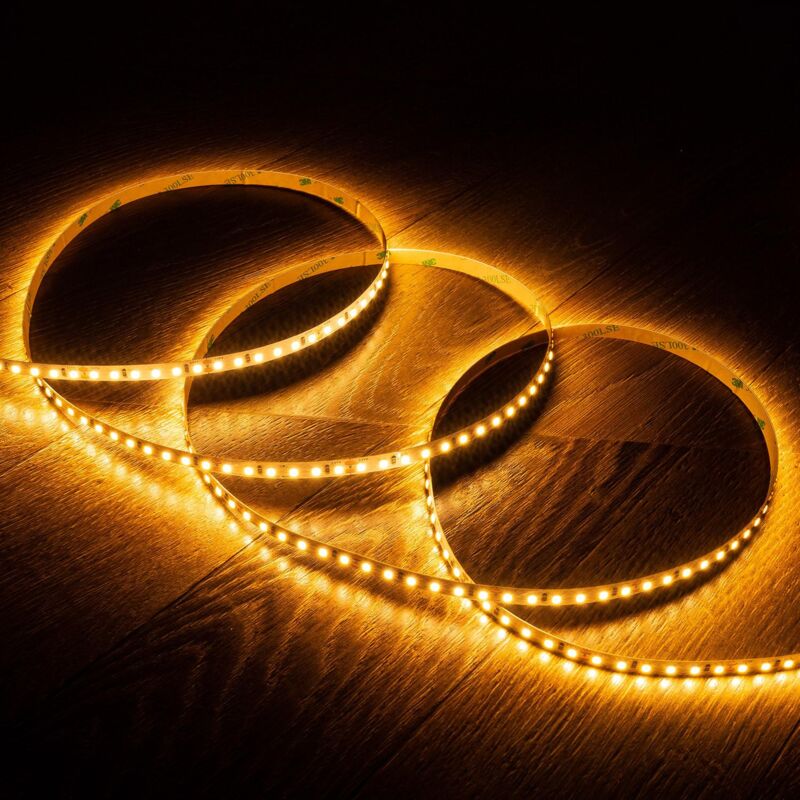 foto del prodotto efectoled striscia led 24v dc smd2835 120led m 5m ip20 larghezzaz 8mm taglio ogni 5cm bianco caldo 2200k