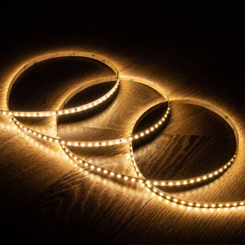foto del prodotto efectoled striscia led 24v dc smd2835 120led m 5m ip20 larghezzaz 8mm taglio ogni 5cm bianco caldo 2700k