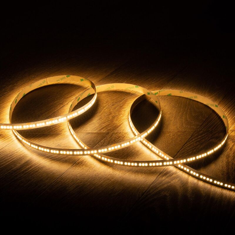 foto del prodotto efectoled striscia led 24v dc smd2835 238led m 5m ip20 high lumen 400 lm m larghezza 10mm taglio ad ogni 3cm bianco caldo 2700k