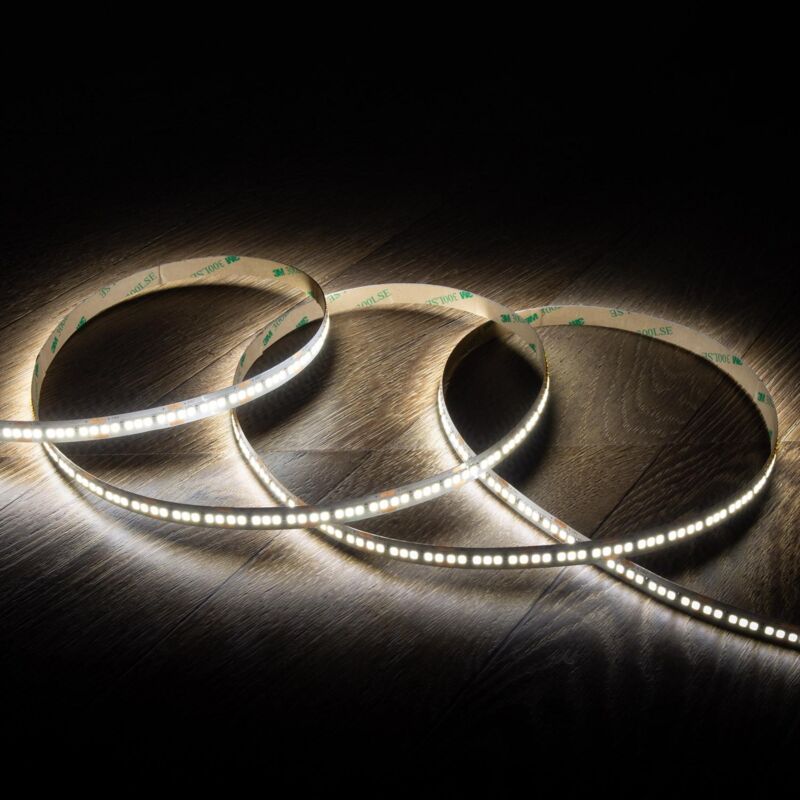 foto del prodotto efectoled striscia led 24v dc smd2835 238led m 5m ip20 high lumen 4060 lm m larghezza 10mm taglio ad ogni 3cm bianco freddo 6000k