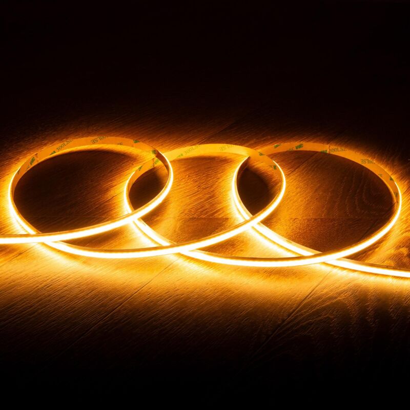foto del prodotto efectoled striscia led 24v dc wcob 256 led m 5m ip20 cri90 larghezza 8mm taglio ad ogni 3.2 cm bianco caldo 2200k