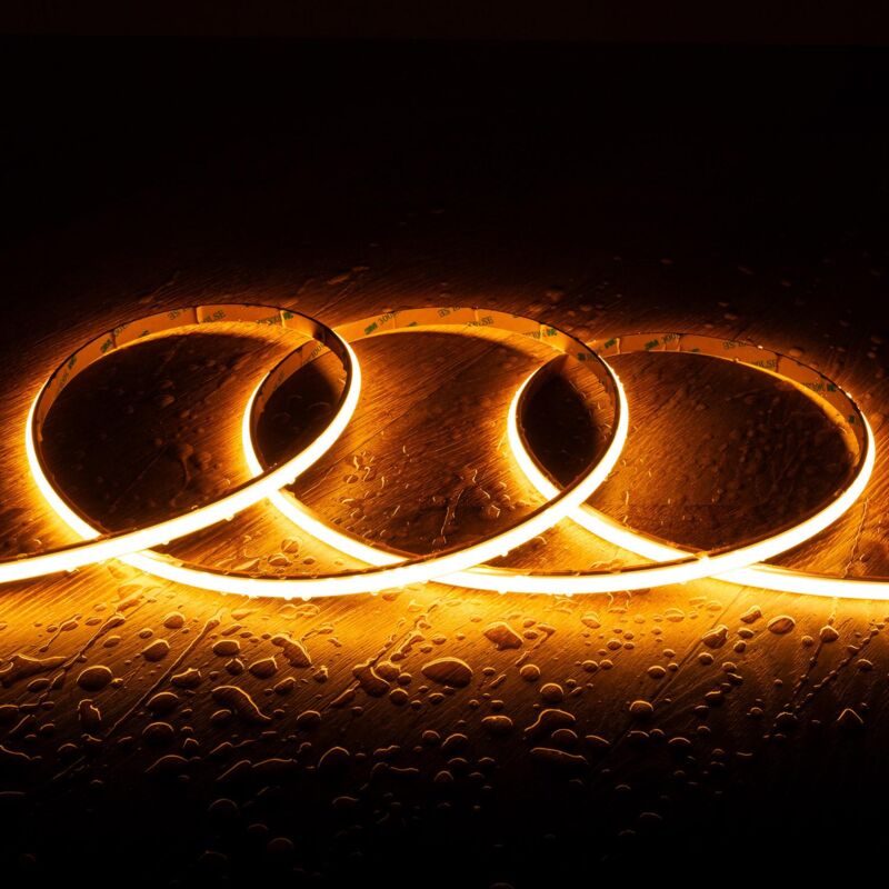 foto del prodotto efectoled striscia led 24v dc wcob silicone flex 252 led m 5m ip65 cri90 larghezza 10mm freecut bianco caldo 2200k