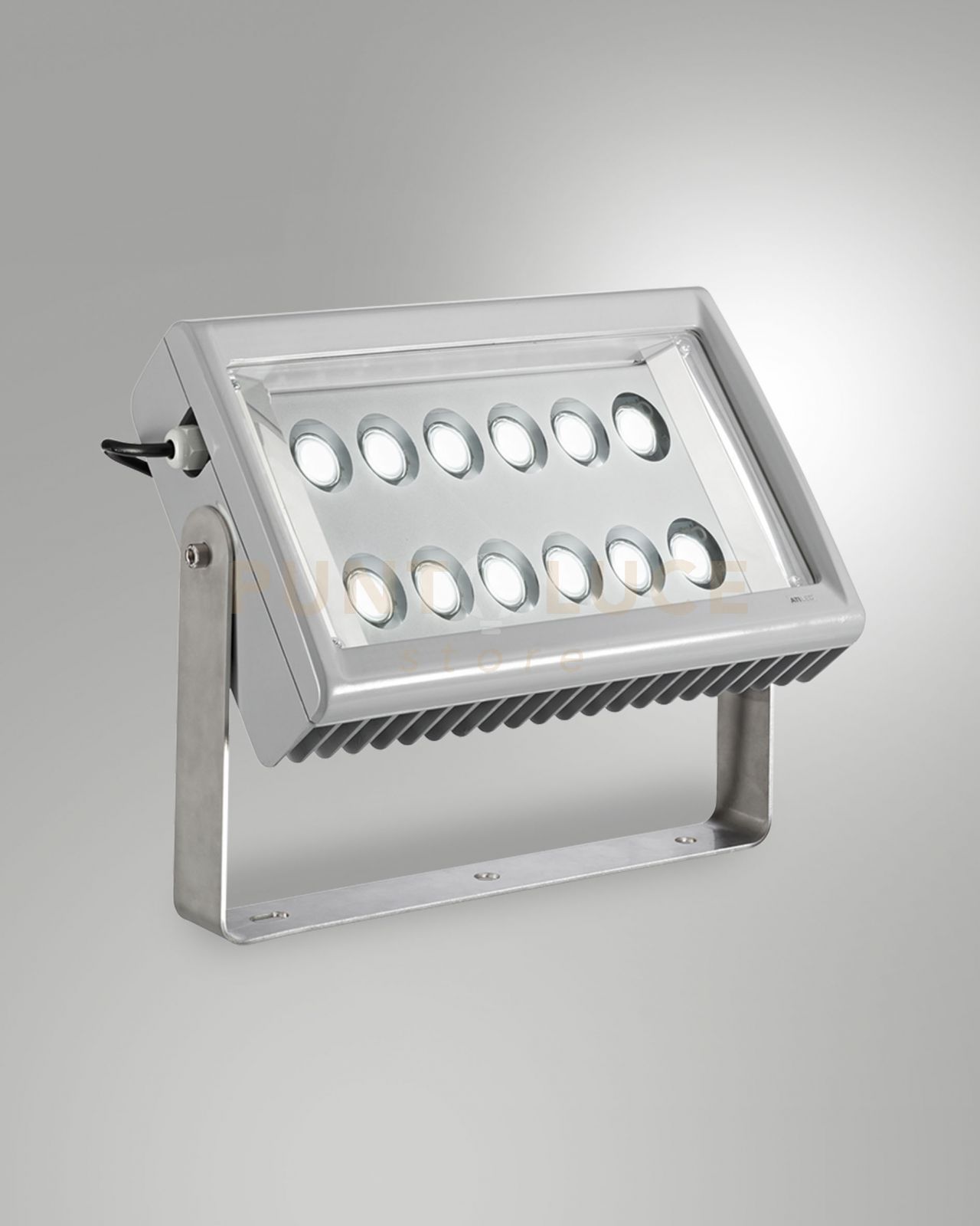 foto del prodotto egeo proiettore grigio ral 7040 a led 105w 4000k 12650lm asimmetrica ip65