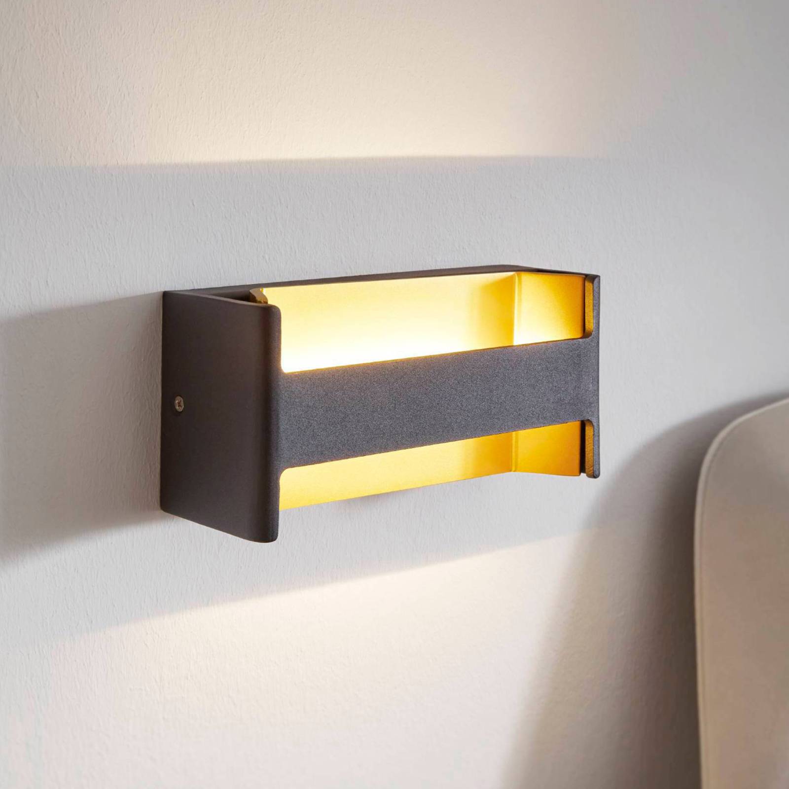 foto del prodotto eglo applique led feloniche in nero oro