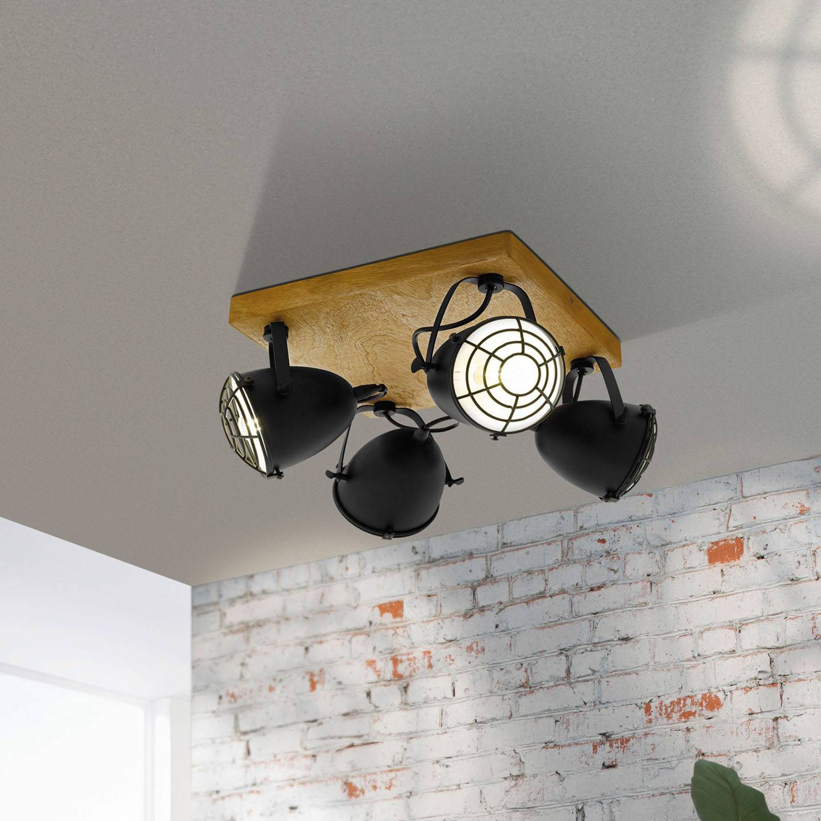 foto del prodotto eglo faretto gatebeck, legno e metallo, 4 luci