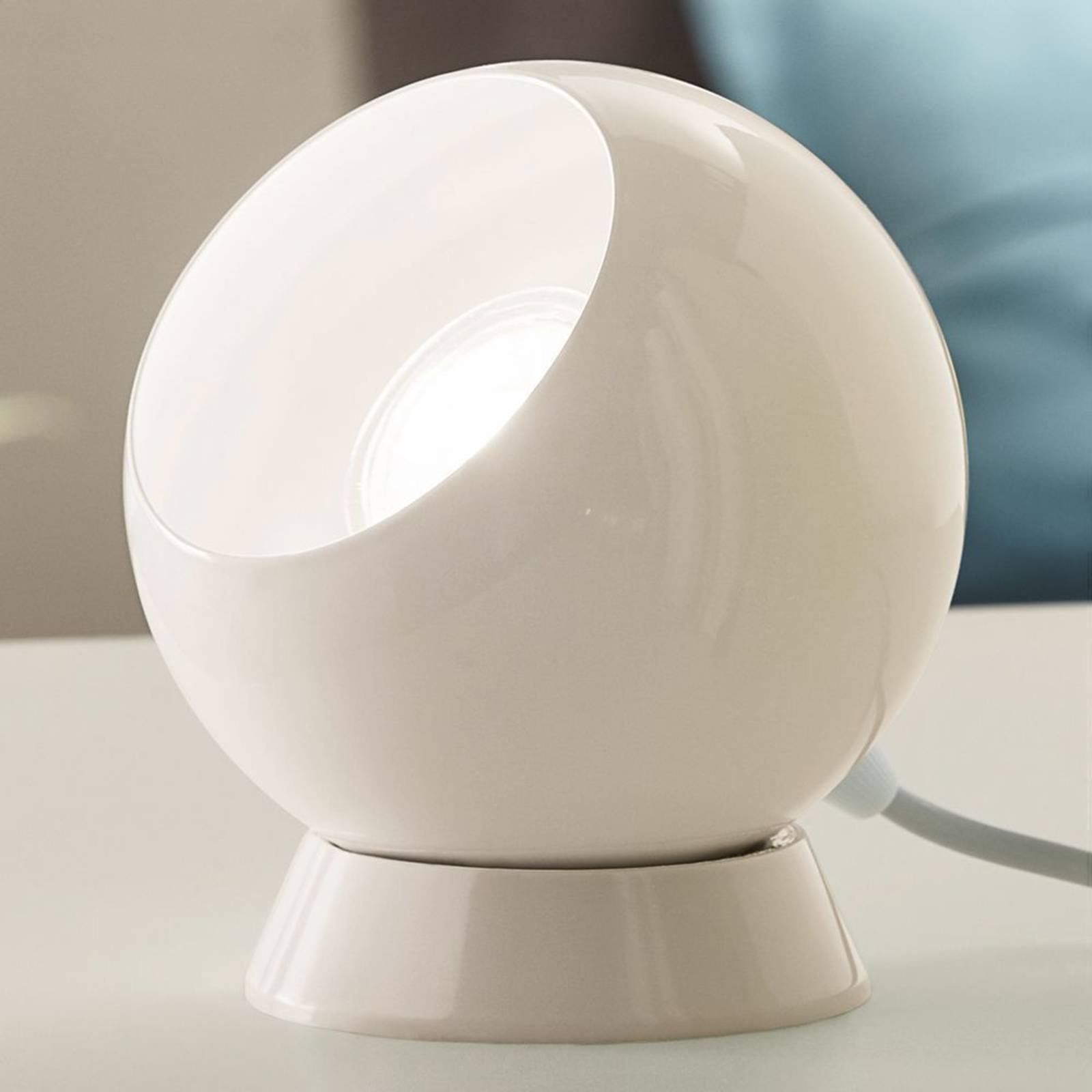 foto del prodotto eglo lampada da tavolo led magnetica petto