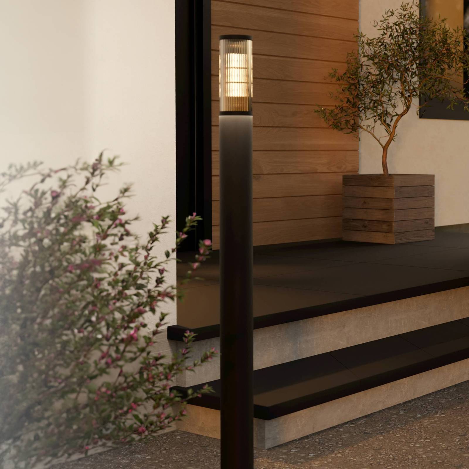 foto del prodotto eglo lampione salle, altezza 110 cm, nero, alluminio