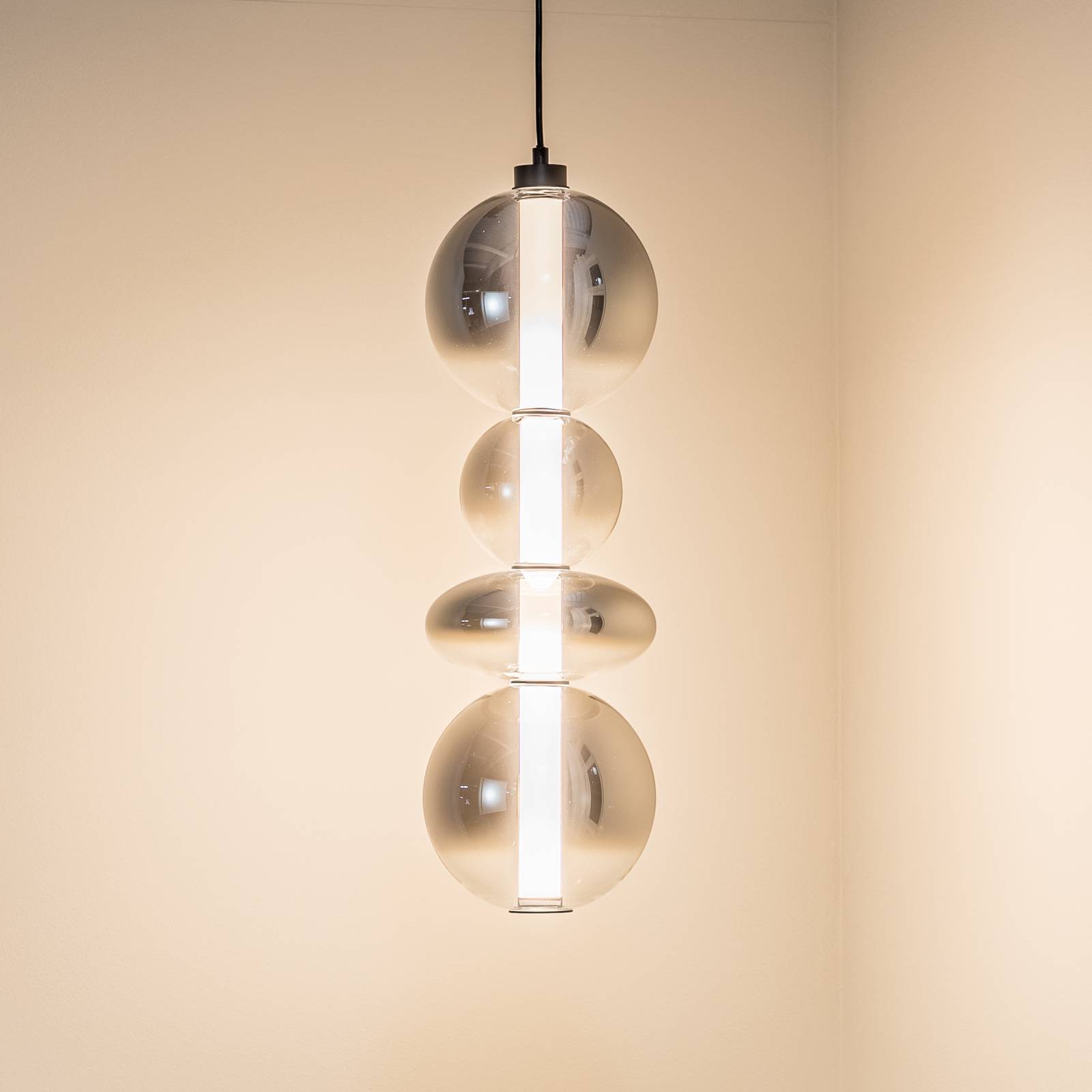 foto del prodotto eko-light lampada led a sospensione daphne, vetro grigio trasparente, altezza 62 cm