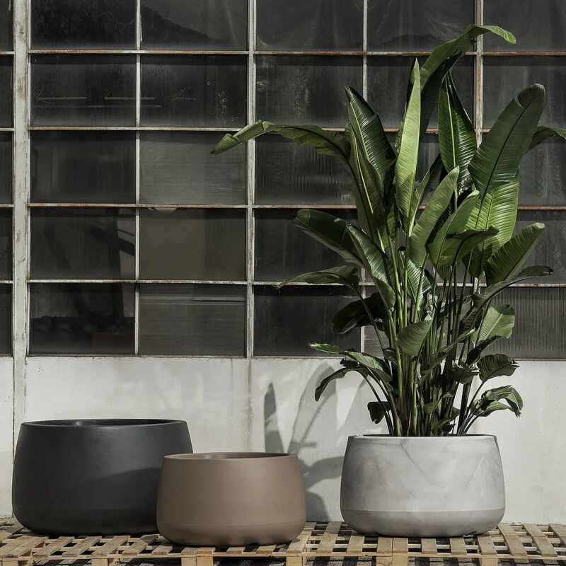 foto del prodotto elbi vaso tondo in resina titano diam. 65cm colore bronzo