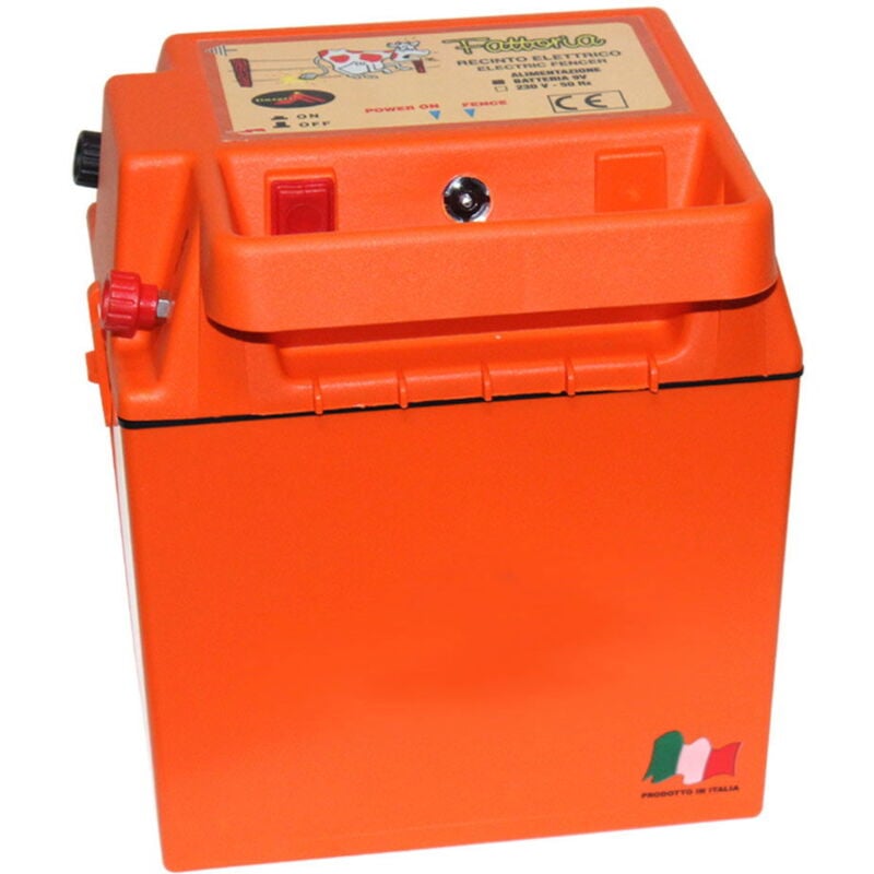 foto del prodotto elettrificatore winner a batteria 9v per cavalli, cani e animali da reddito recinti fino 3km con spia luminosa