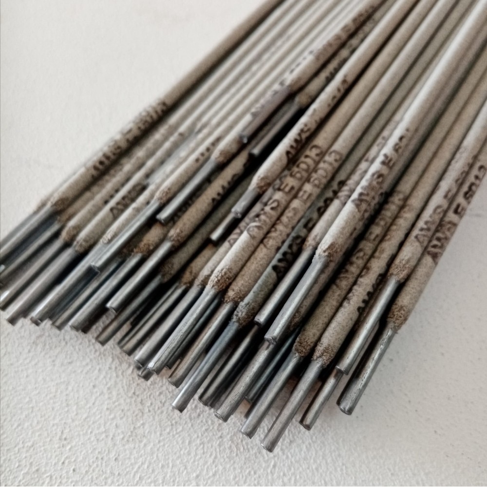 foto del prodotto elettrodo rutile ine 45 per la saldatura di acciaio al carbonio da 2,5 x 300mm colore grigio 230pz