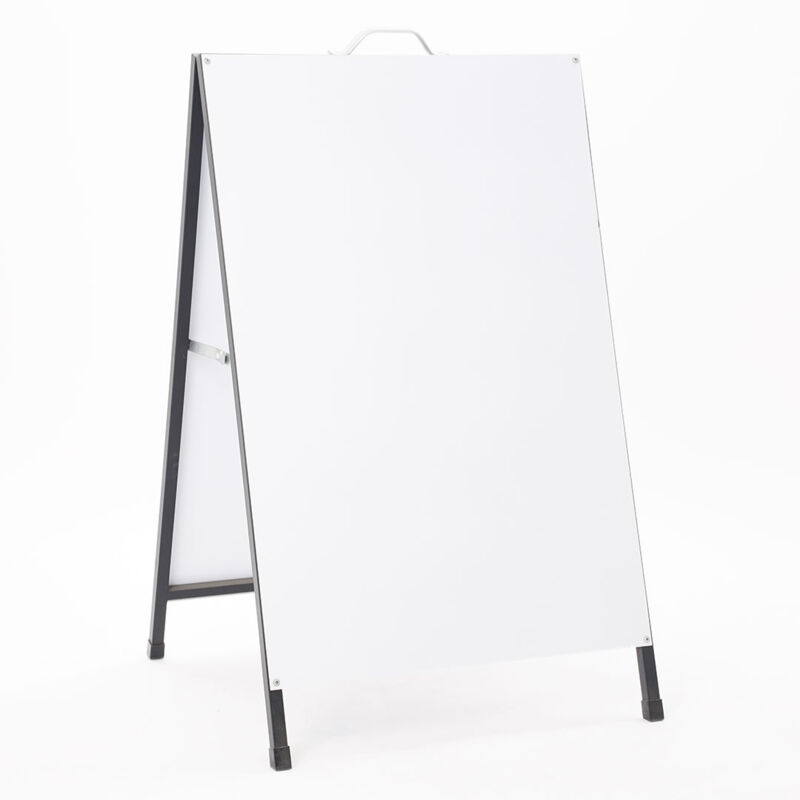 foto del prodotto espositore pubblicitario bifacciale bifacciale con lavagna 60x90 cm in metallo nero