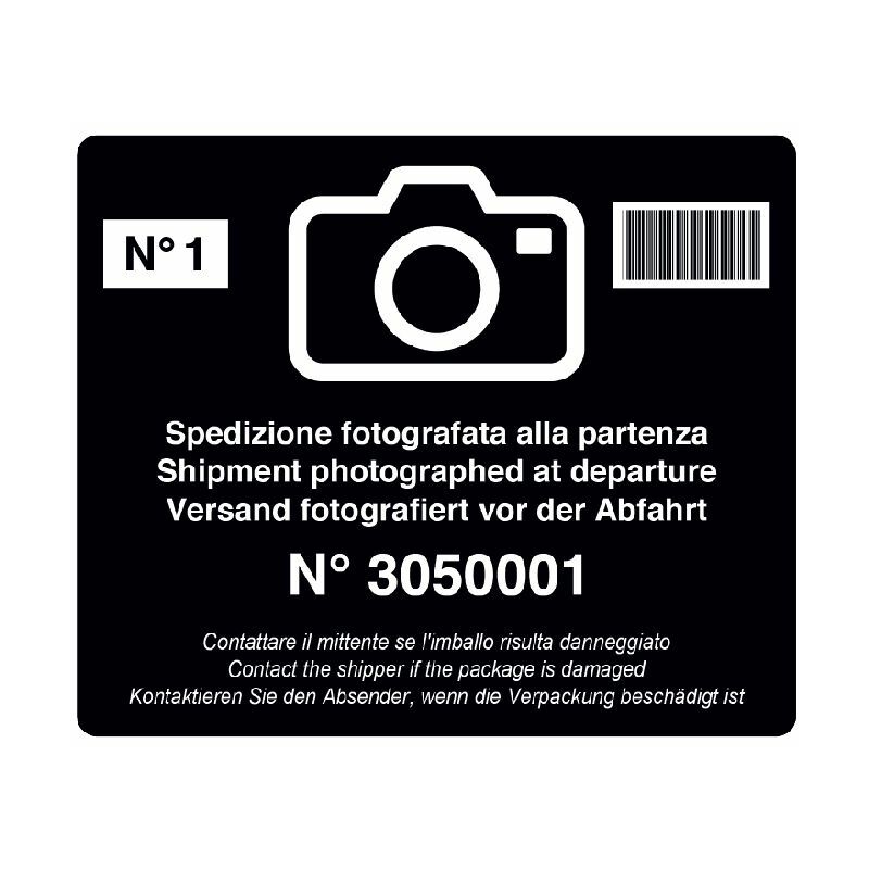 foto del prodotto etichette adesive antimanomissione spedizione fotografate alla partenza