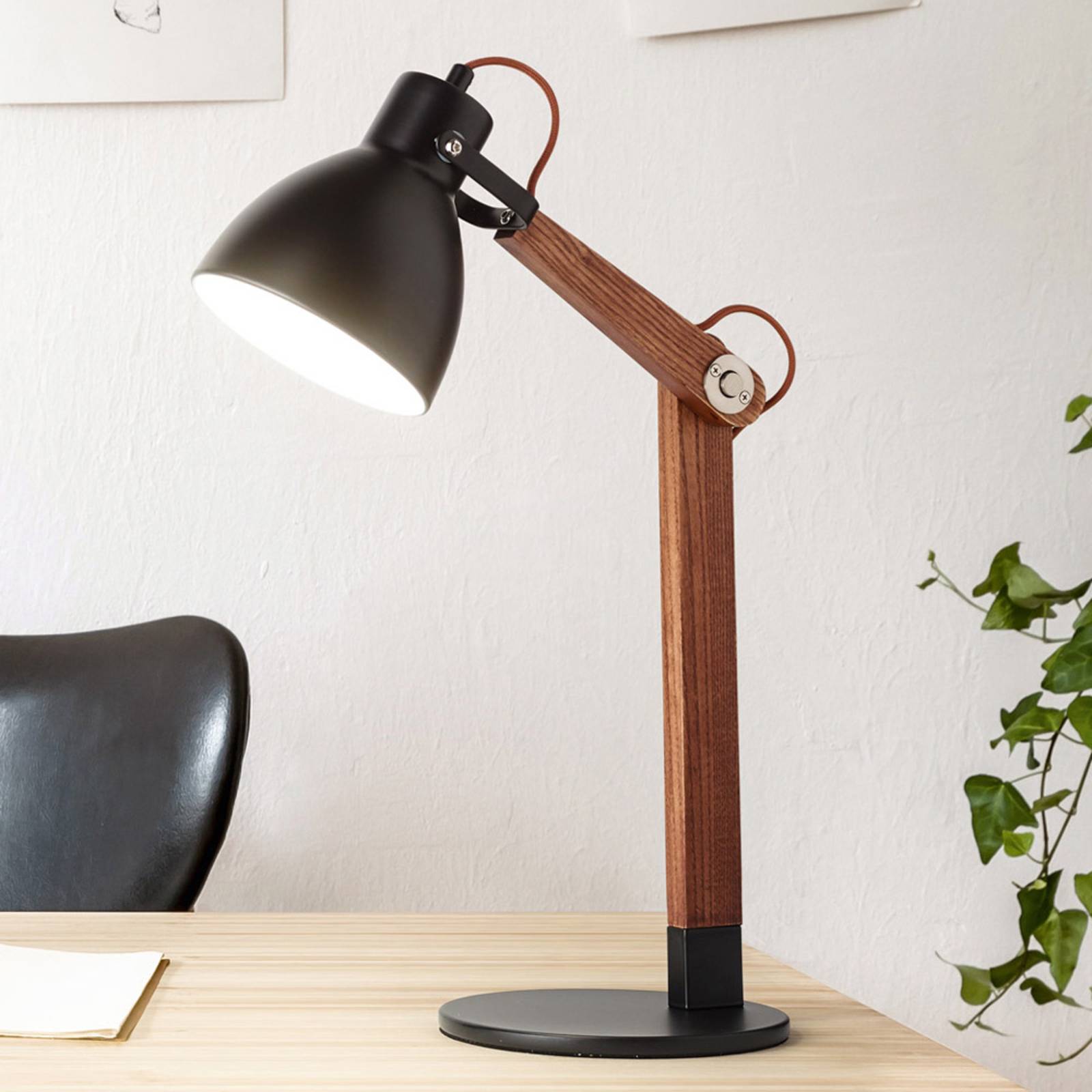 foto del prodotto fabas luce lampada da tavolo sveva di legno, nero/noce