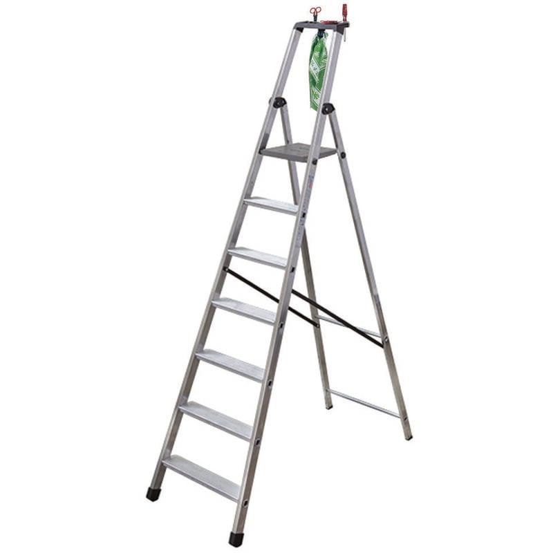 foto del prodotto facal scala in alluminio euroscala piu su en131 6 gradini cm.53x11,8x212h 136h pedana kg.7