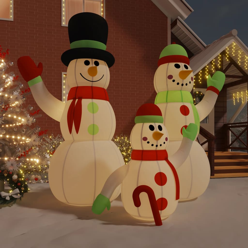 foto del prodotto famiglia pupazzi di neve gonfiabili con led 500 cm