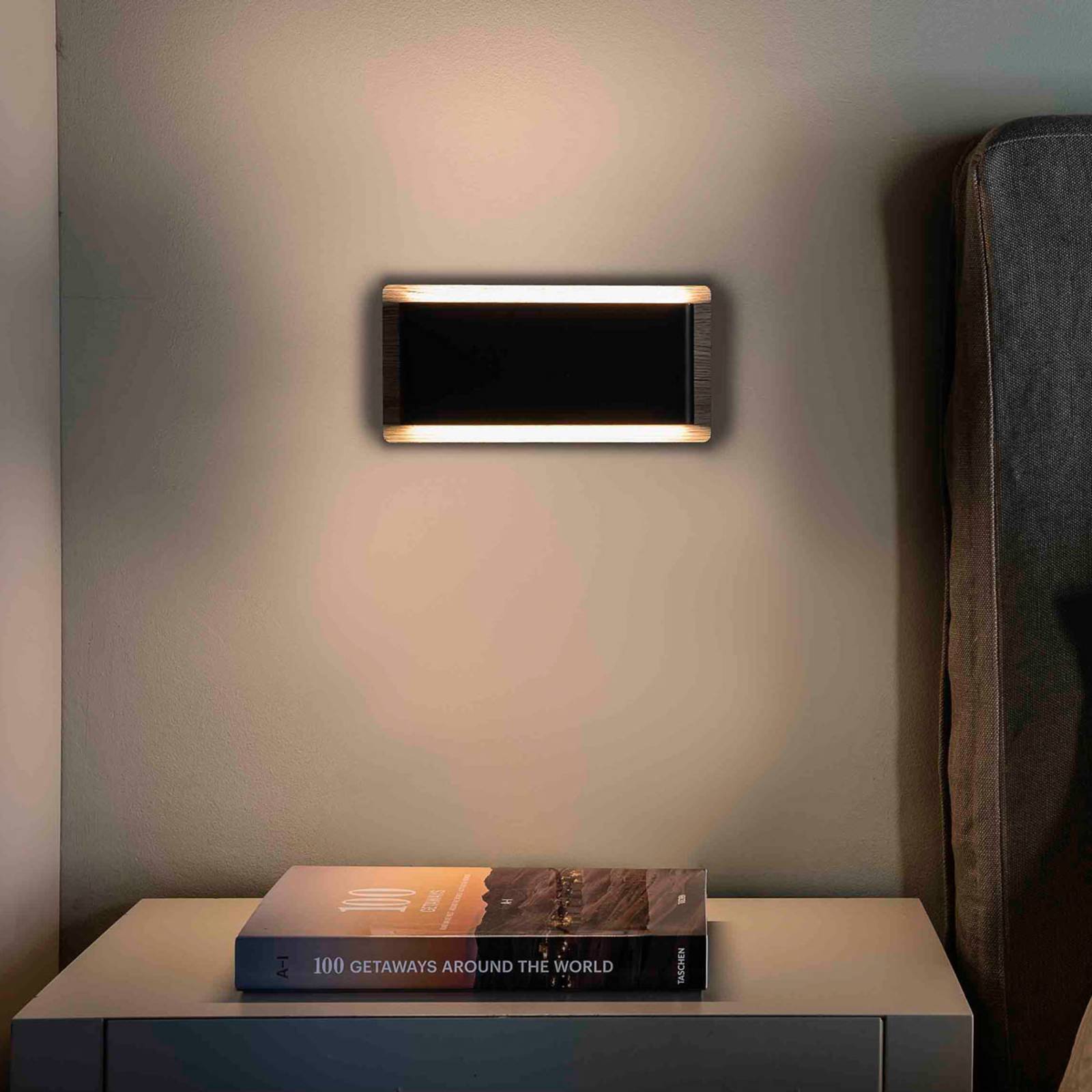 foto del prodotto faro barcelona applique a led mood con luce indiretta