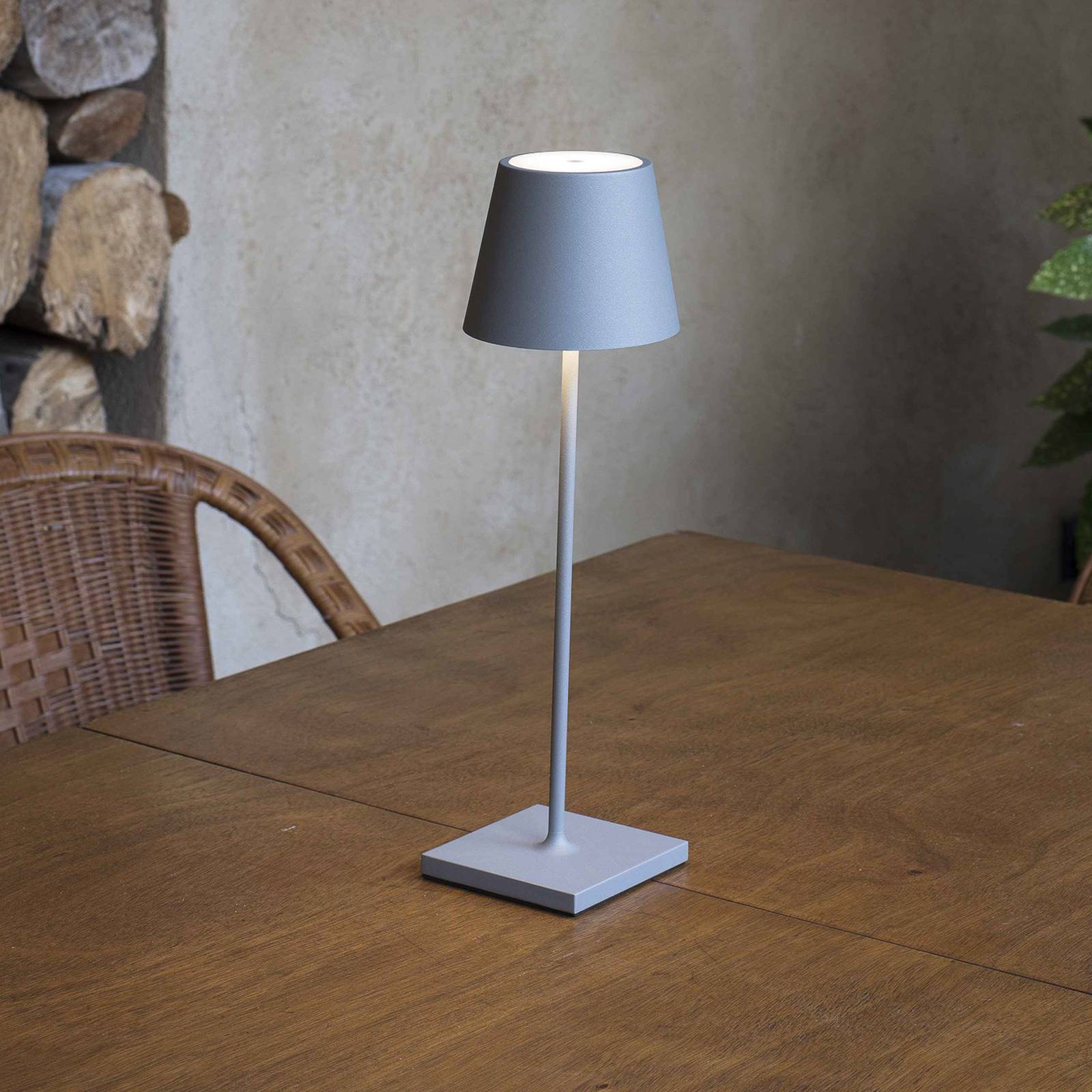 foto del prodotto faro barcelona lampada led tavolo toc con porta usb, ip54, grigio