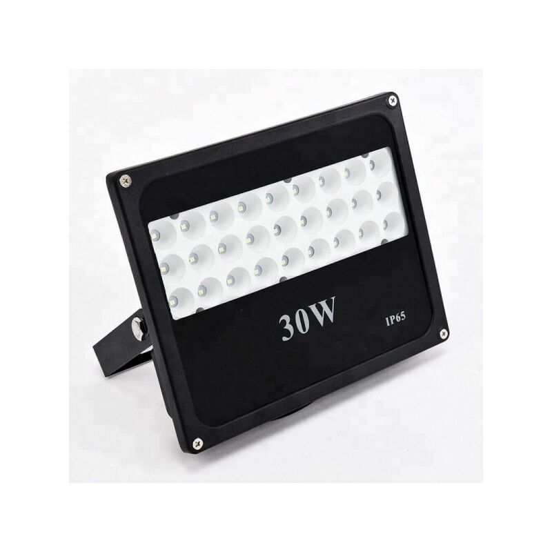 foto del prodotto faro faretto led da esterno proiettore 30w con staffa luce bianca 6000k ip65