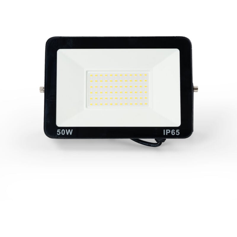 foto del prodotto faro led esterno 50w 95lm w ip65 nero bianco caldo