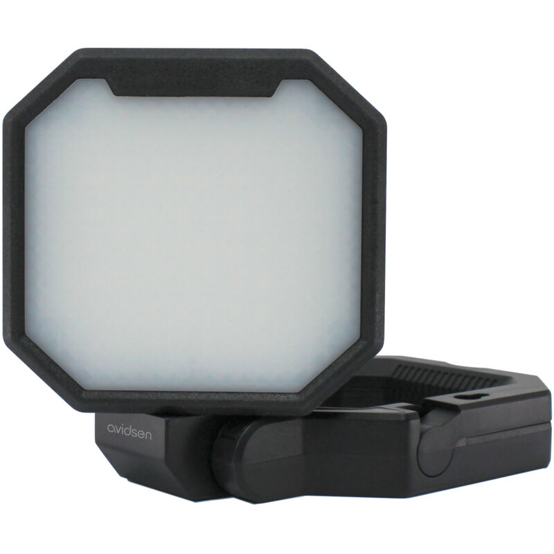 foto del prodotto faro led ricaricabile 2000 lumen 3 modalit di illuminazione funzione power bank avidsen 103674
