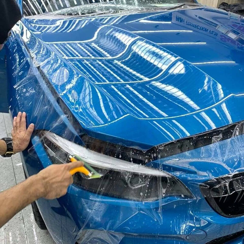 foto del prodotto film pu vinilico trasparente satinato per protezione verniciatura parti automobilistiche apa made in italy h152 misura 152cm x 300cm