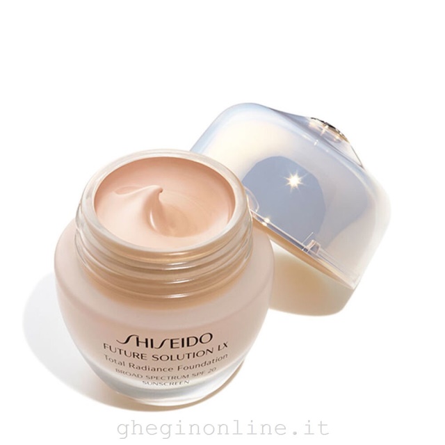 foto del prodotto fondotinta shiseido future solution lx total radiance foundation spf20