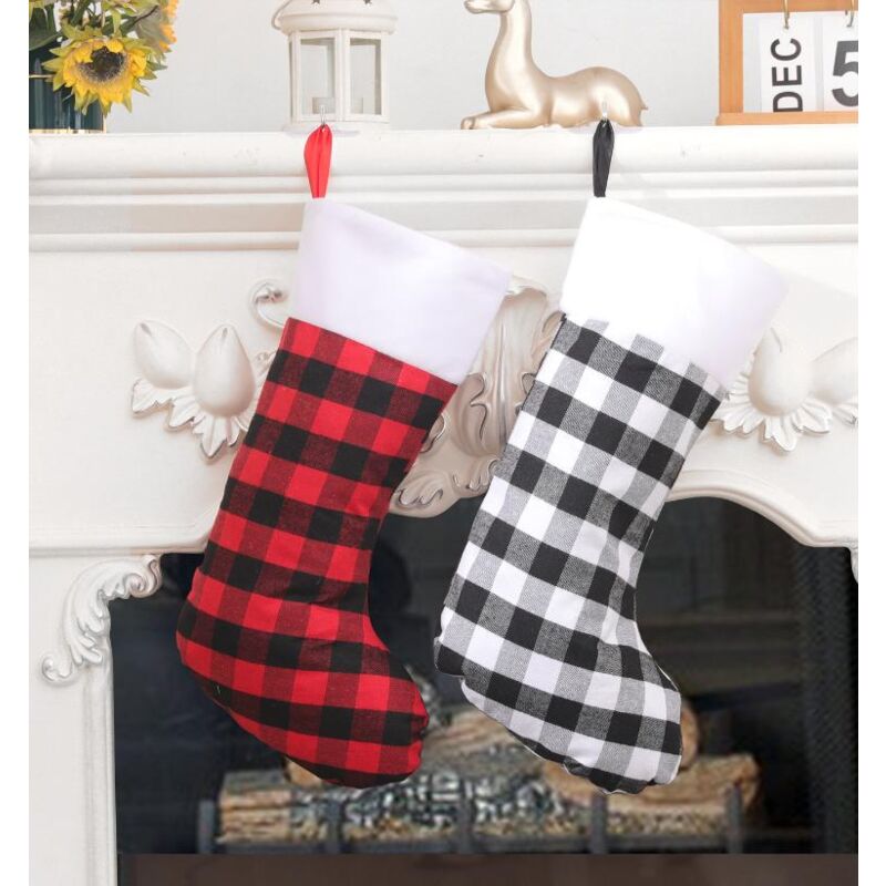 foto del prodotto fortuneville 2 calze natalizie decorative, sacchetto regalo natalizio grande, sacchetto regalo natalizio scozzese rosso e nero