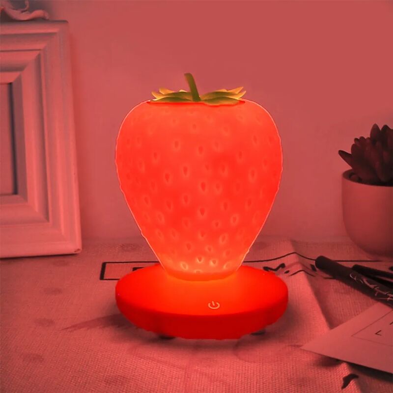 foto del prodotto fortuneville luce notturna a fragola in silicone, luce notturna a fragola carina, luce notturna a led per bambini, luce notturna a led rossa
