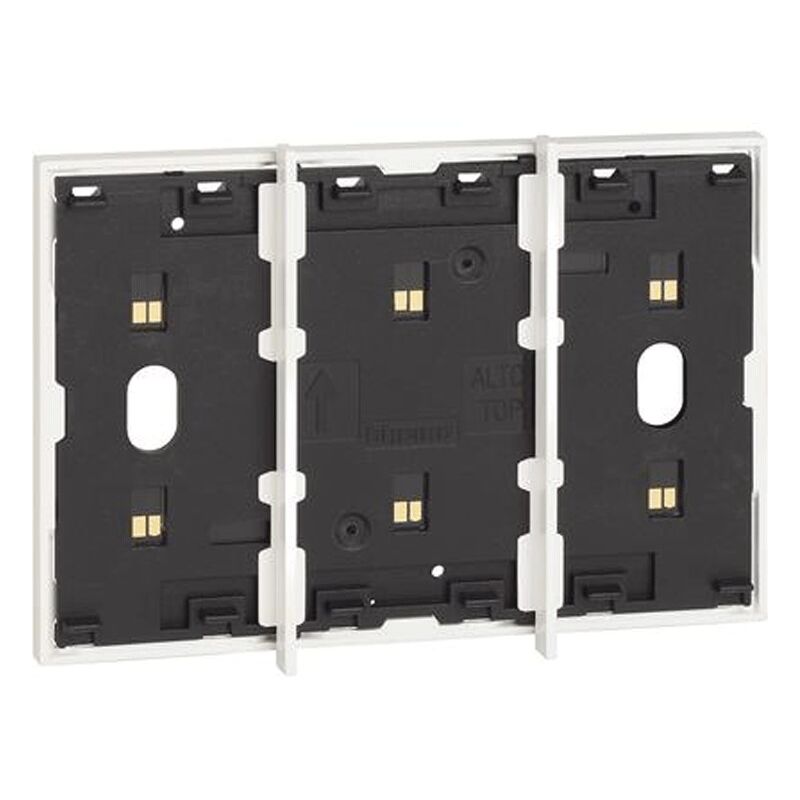 foto del prodotto frame elettrificato bticino living now 3 moduli bianco kw8103