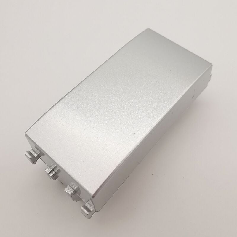 foto del prodotto frutti compatibili vimar plana interruttori prese pulsanti silver argento copriforo x2pz 